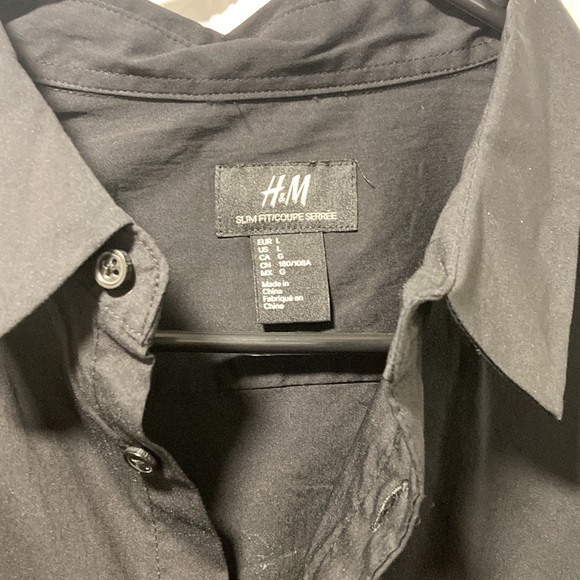 H&M Slim Fit Black Long Sleeve Button Up Shirt - Picture 2 of 5